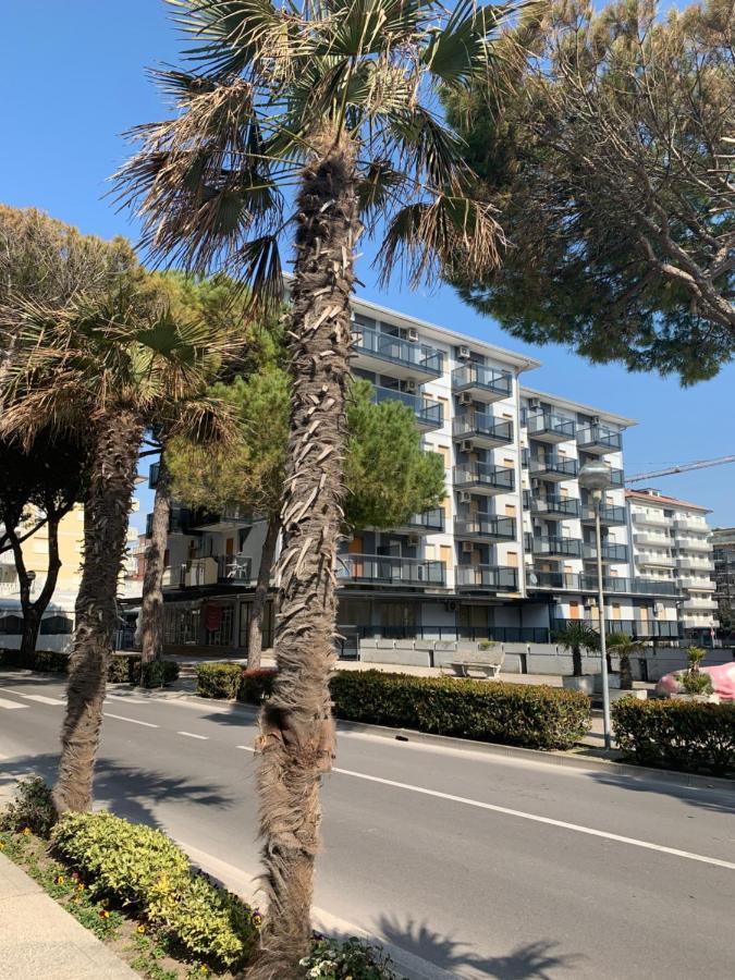 Malibu Apartments Bibione Exteriör bild